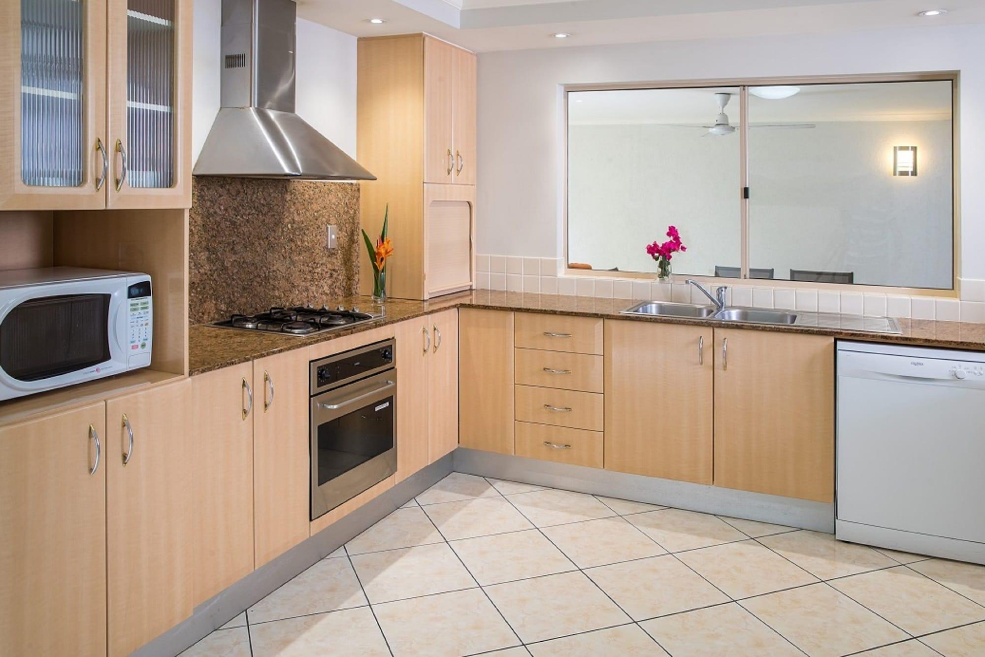 The Lakes Aparthotel 4*